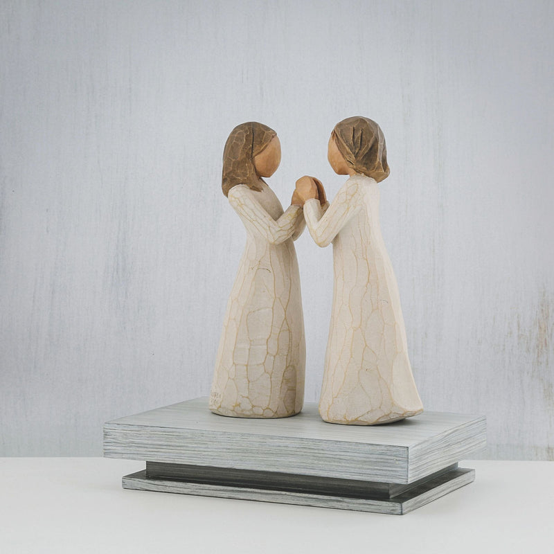 Figurine Sœurs de coeur - Willow Tree - <i>Célébrer une amitié précieuse de partage et de compréhension</i>