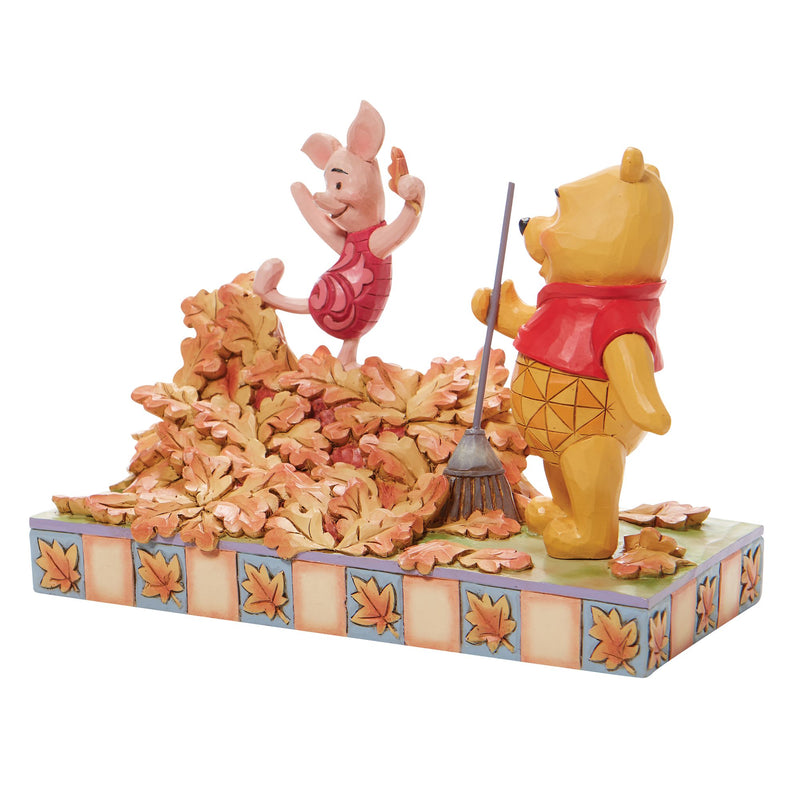 Figurine Winnie et Porcinet ramassent les feuilles d&