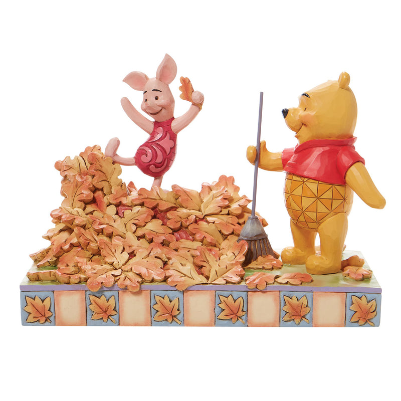 Figurine Winnie et Porcinet ramassent les feuilles d&