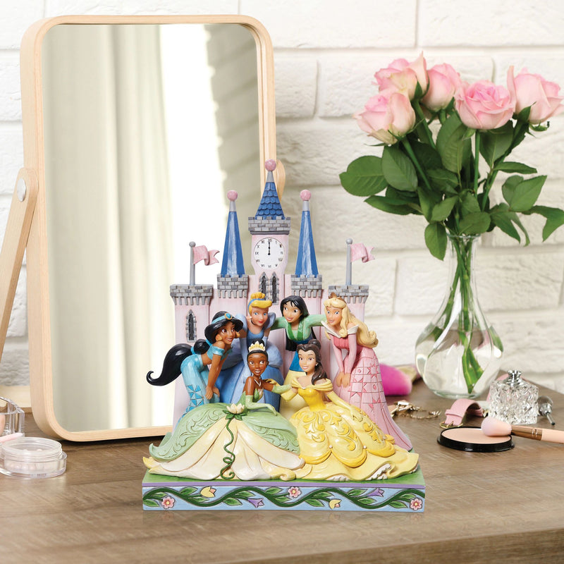 Figurine Princesses Disney devant le château - Disney Traditions