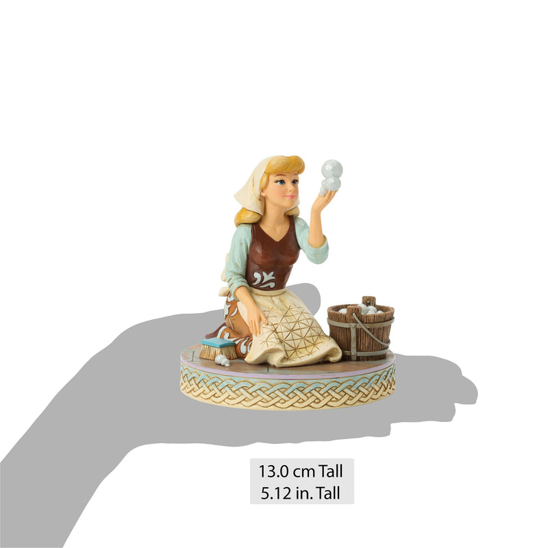 Figurine Cendrillon Femme de Ménage - Disney Traditions