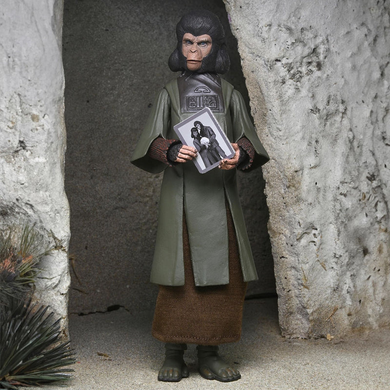 PLANET OF THE APES – 7” SCALE ACTION FIGURE – Zira Legacy Series