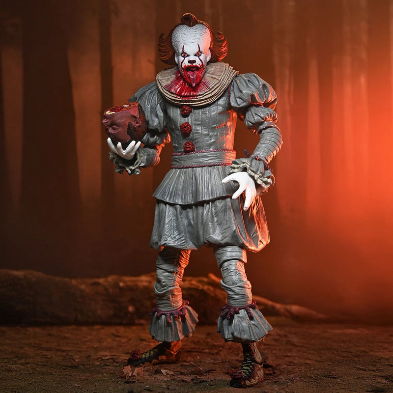 WELCOME TO DERRY - 7" SCALE ACTION FIGURE - ULTIMATE PENNYWISE