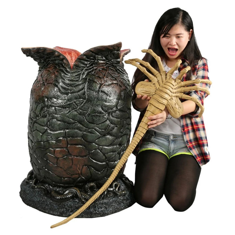 ALIEN– FOAM REPLICA – LIFE SIZE EGG & FACEHUGGER