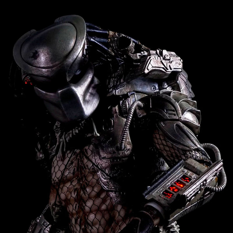 PREDATOR - ¼ SCALE FIGURE - JUNGLE HUNTER PREDATOR WITH LED LIGHTS