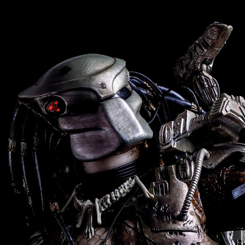 PREDATOR - ¼ SCALE FIGURE - JUNGLE HUNTER PREDATOR WITH LED LIGHTS