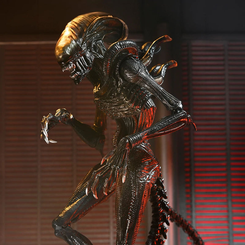 ALIEN: ROMULUS - 7" SCALE ACTION FIGURE - ULTIMATE SCORCHED XENOMORPH