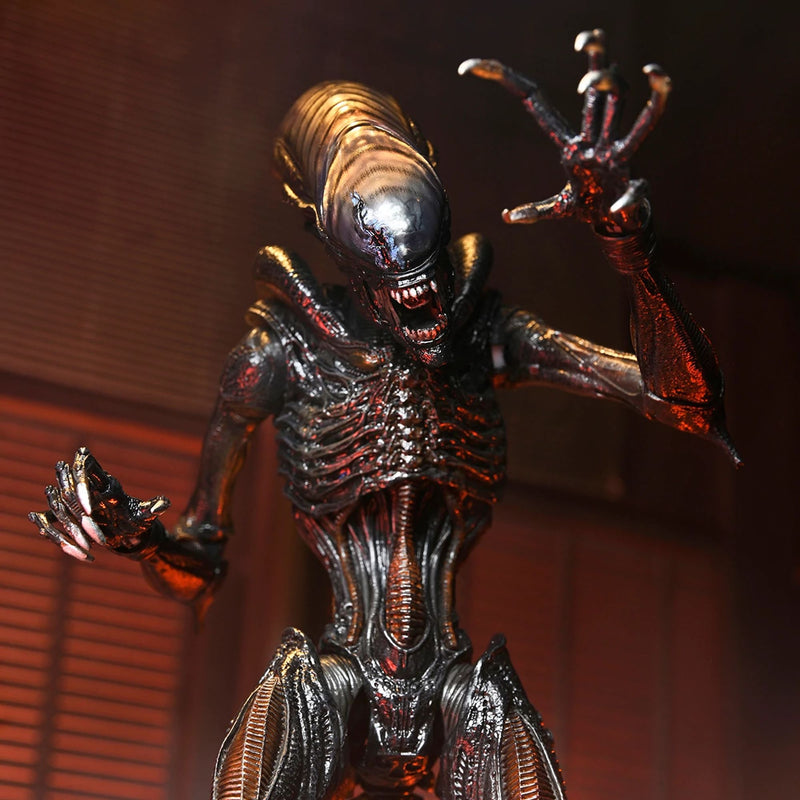 ALIEN: ROMULUS - 7" SCALE ACTION FIGURE - ULTIMATE SCORCHED XENOMORPH