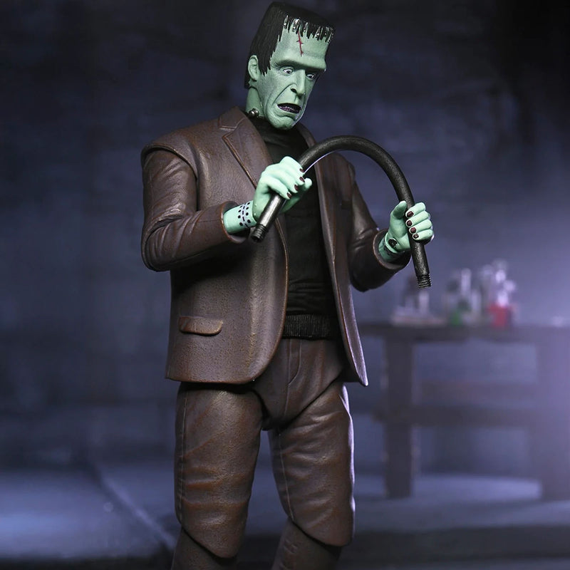 THE MUNSTERS (TV SERIES) - 7” SCALE ACTION FIGURE - ULTIMATE HERMAN MUNSTER