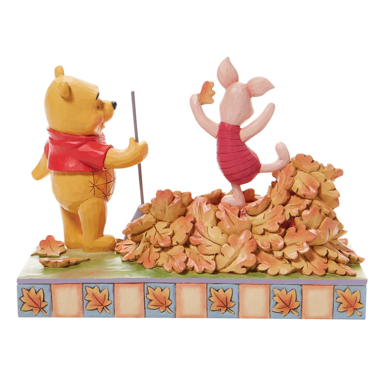 Figurine Winnie et Porcinet ramassent les feuilles d&
